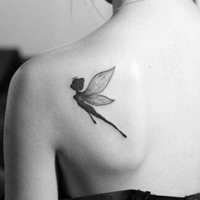 非主流女生纹身黑白微信头像图