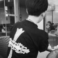 冷酷的非主流男生黑白头像