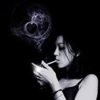 人气超高的美女黑白头像图片