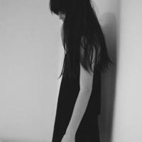 孤独的非主流女生黑白头像