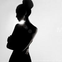 孤独的非主流女生黑白头像