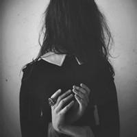孤独的非主流女生黑白头像