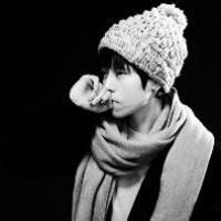 高冷的男生黑白头像图片