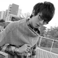 高冷的男生黑白头像图片