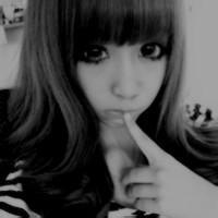 不带字的女生黑白伤感头像