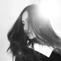 好看的女生黑白带字qq头像