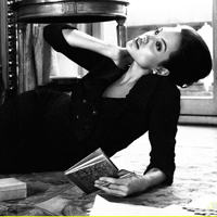 最新性感美女黑白头像图片