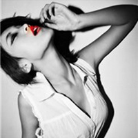 最新性感美女黑白头像图片