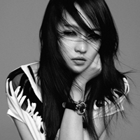 精选漂亮的长发女生黑白头像