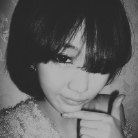 精选漂亮的长发女生黑白头像