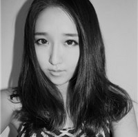 精选漂亮的长发女生黑白头像