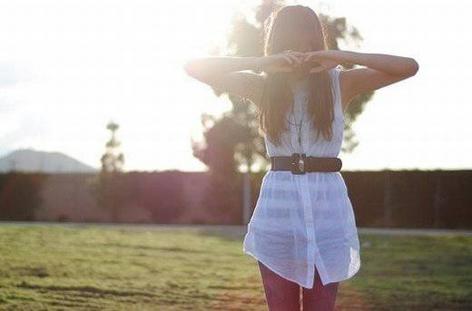 唯美女生户外小清新图片