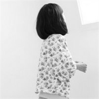 唯美意境女生黑白qq头像