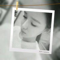 最新伤感颓废女生黑白头像