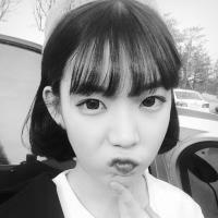 好看唯美的女生黑白qq头像