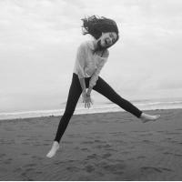 好看唯美的女生黑白qq头像