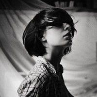 2017最热女生伤感黑白qq头像