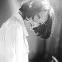 2017最热女生伤感黑白qq头像