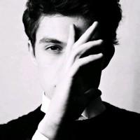 精选欧美男生黑白微信头像