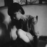 最新个性女生黑白qq头像图