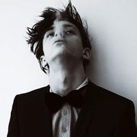 最新黑白颓废男生头像图片