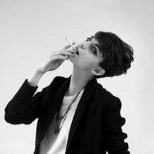 最新黑白颓废男生头像图片