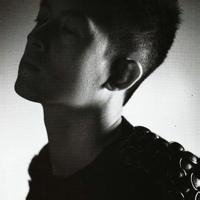 痛哭的帅气男生黑白头像