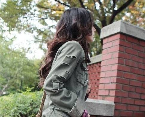 唯美女生小清新意境街拍图片