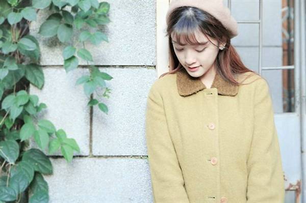 非主流女生清纯唯美户外写真图片