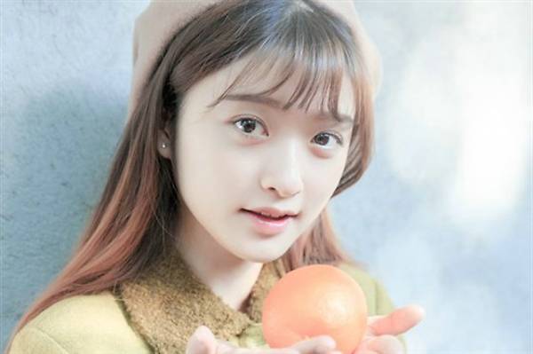 非主流女生清纯唯美户外写真图片