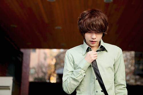 帅气的欧美男生孤寂伤感图片