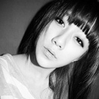 非主流90后美女黑白头像图