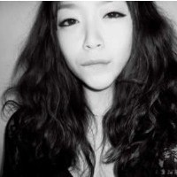 非主流90后美女黑白头像图