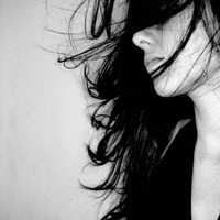 非主流90后美女黑白头像图
