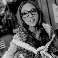 2017最新气质美女黑白头像图