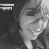 2017最新气质美女黑白头像图