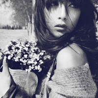 2017最新气质美女黑白头像图