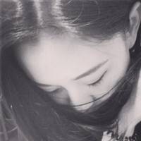 可爱单纯的女生黑白头像图片