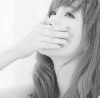 个性唯美女生黑白伤感头像精选