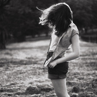 非主流qq黑白女生头像