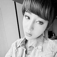 非主流qq黑白女生头像