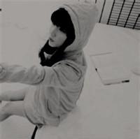 非主流qq黑白女生头像