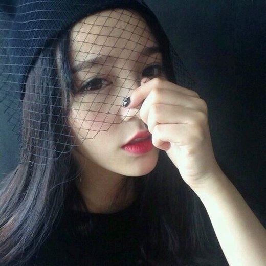 90后高颜值非主流美眉自拍图片