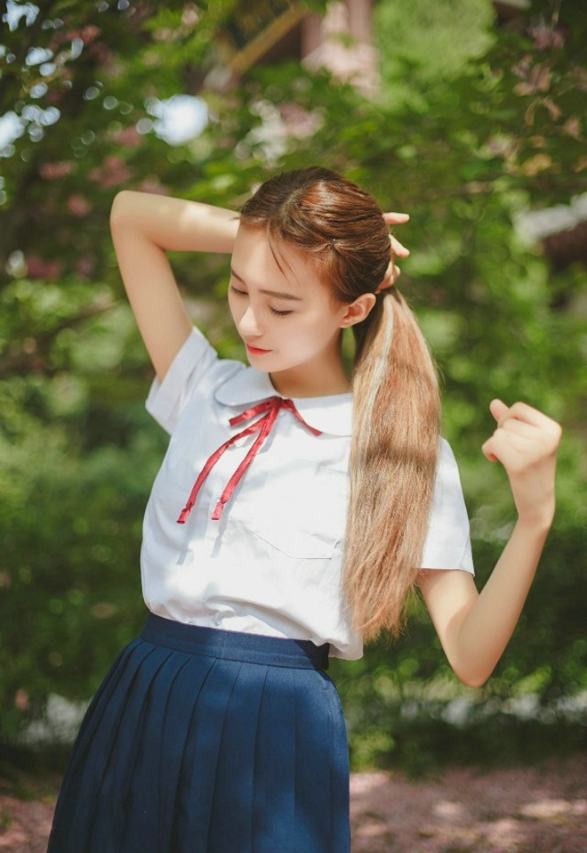 校服清纯90后非主流美女图片
