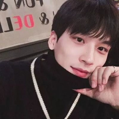 年轻个性张扬非主流帅哥头像