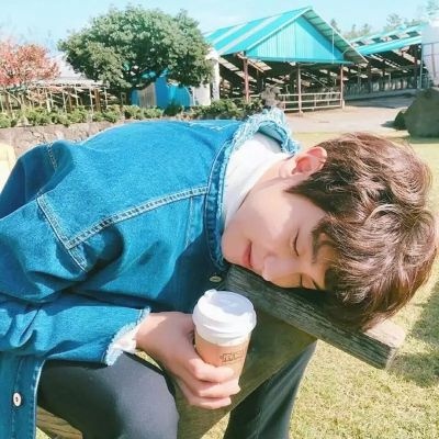 年轻个性张扬非主流帅哥头像