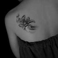 小清新简约女生纹身头像图片