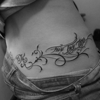 小清新简约女生纹身头像图片