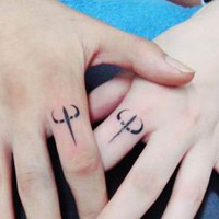 好看的手指纹身情侣头像图片