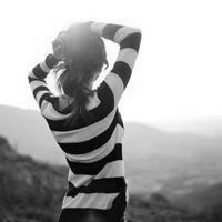 唯美伤感女生黑白qq头像图片